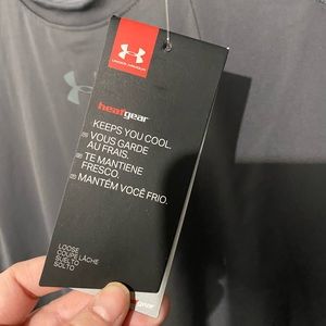 Gray Under Armour Heat Gear Tech Shirt, Medium